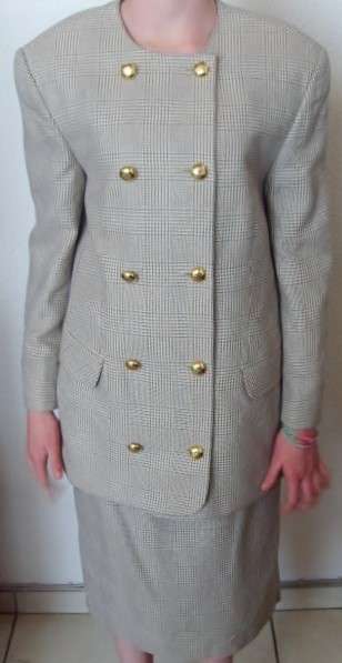 STUNNING SKIRT SUIT, CHECKED. WOOLWORTHS  SIZE 14 AS NEW