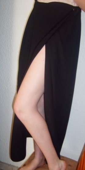 WALLIS OF LONDON FOLD OVER SKIRT BLACK. SIZE 12. AS NEW