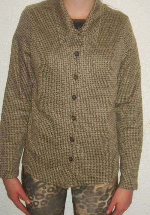 GEOMETRIC LONG SLEEVE SHIRTS, OUT BACK RED. SIZE LARGE. AS NEW