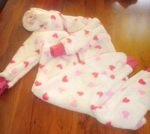 ONESIE. 3/4 YEARS MR PRICE