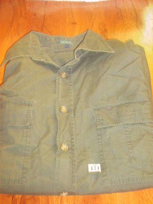KHAKI GREEN LONG SLEEVE SHIRT . SIZE M. CONDITION VERY GOOD