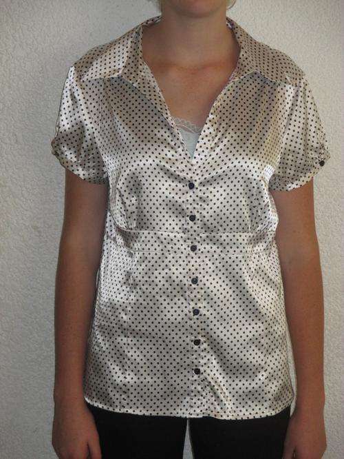 SILKY WHITE AND BLACK POLKA SHIRT. TRUWORTHS. SIZE 40