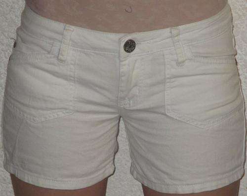 WHITE SHORT. SIZE 10. CONDITION GOOD
