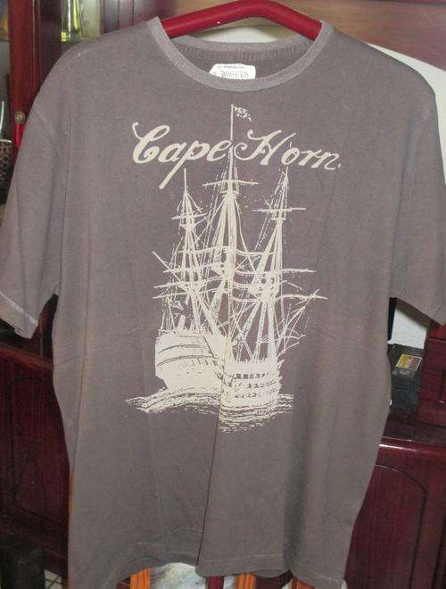 PRINTED T. SIZE XL. AS NEW