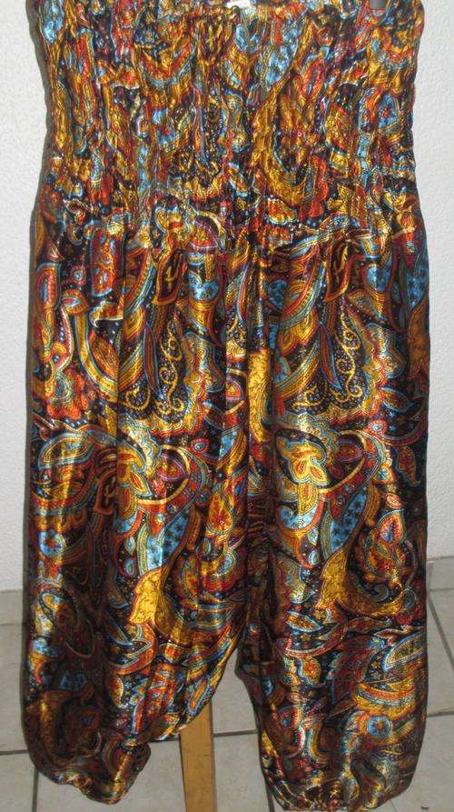 HARLEM PANTS. SIZE MEDIUM. AS NEW