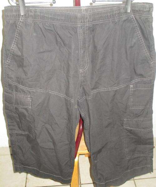 BLACK ELASTICATED WAIST SHORTS. WOOLWORTHS. LARGE. AS NEW