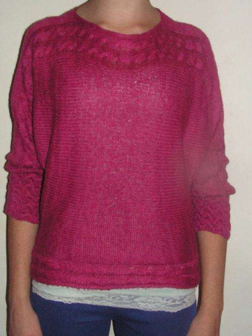 CHERISE PINK KNIT. SIZE SMALL. AS NEW