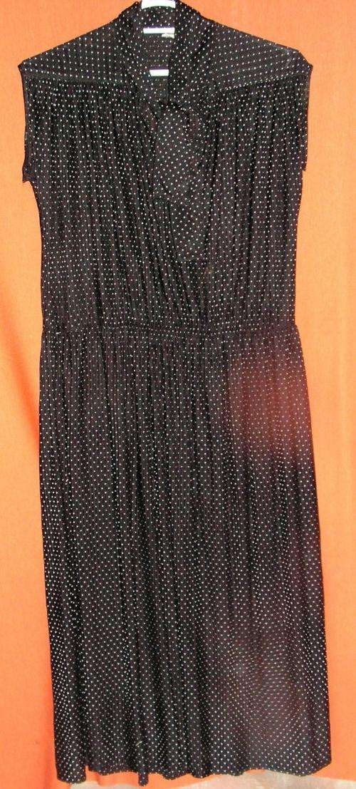 POLKA DOT DRESS. SIZE 12 CONDITION: VERY GOOD