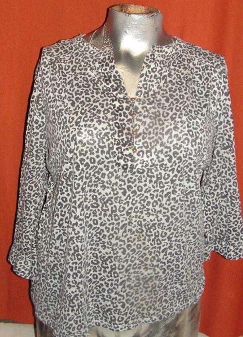 LEPORAD PRINT LONG SLEEVE SHIRT. SIZE EXTRA EXTRA LARGE. CONDITION: VERY GOOD