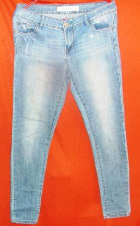STRETCH BLUE JEANS. CHEROKEE. SIZE 12. CONDITION: VERY GOOD