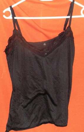 BLACK CAMI WITH LACE DETAIL. WOOLWORTHS. SIZE 14. CONDITION:  GOOD