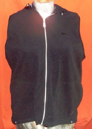 NIKE SLEEVELESS FLEEZE HOODIE. SIZE EXTRA LARGE. CONDITION: VERY GOOD