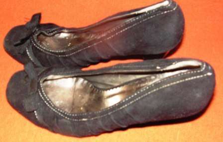 BLACK SQUARE TOE HIGH HEEL, SUEDE LIKE. SIZE 7. GINO PAOLI. CONDITION: VERY GOOD