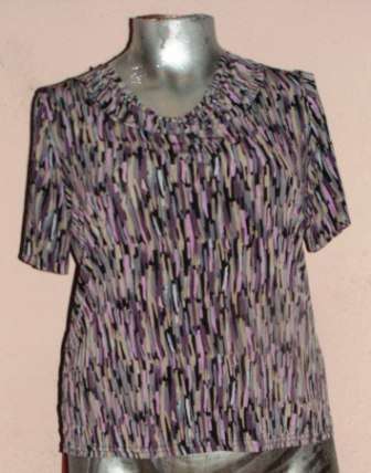 GEOMETRIC PRINT SHIRT. SIZE 16. CONDITION: VERY GOOD