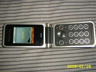 MINT CONDITION R 306 SONY ERICSSON WITH FM DIGITAL RADIO