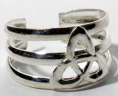 Toe Ring with Triquetra - Sterling silver