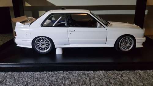 Autoart 1:18 BMW M3 E30 DTM PLAIN BODY VERSION