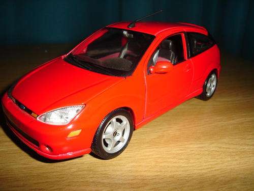 Ford Focus SVT - 1:24 Scale Diecast Model