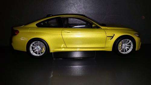 1/18 Scale Perspex Display Stand - Horizontal Stance