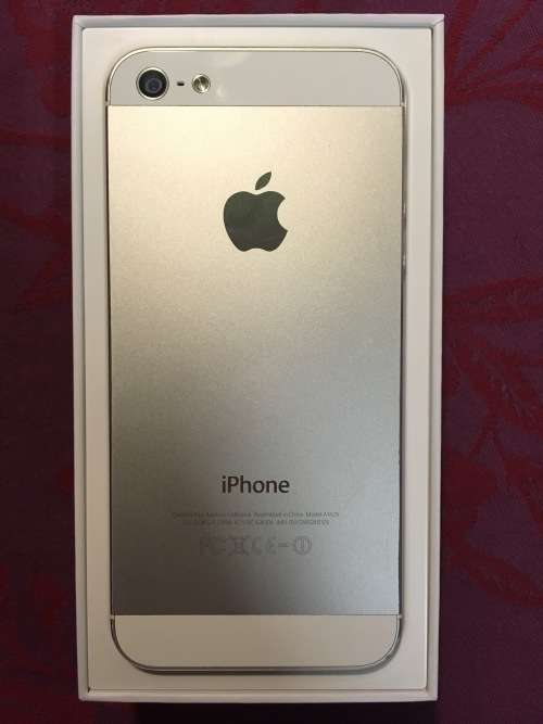 iPhone 5 Silver (Great Condition)