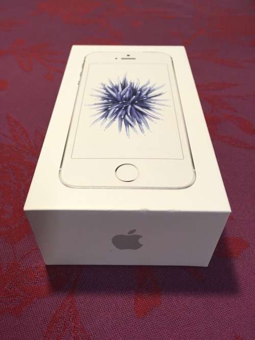 iPhone 5 Silver (Great Condition)