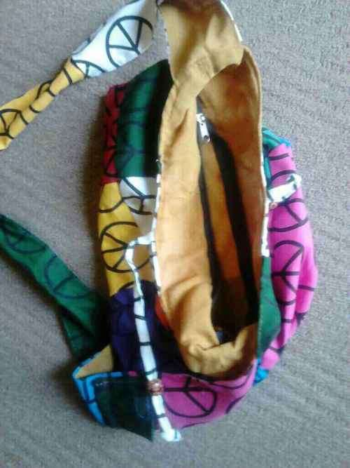 COLOURFUL LINED MATERIAL BAG WITH ZIP