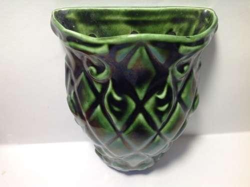 VINTAGE LUCIA WARE CERAMIC WALL POCKET VASE LOT 19