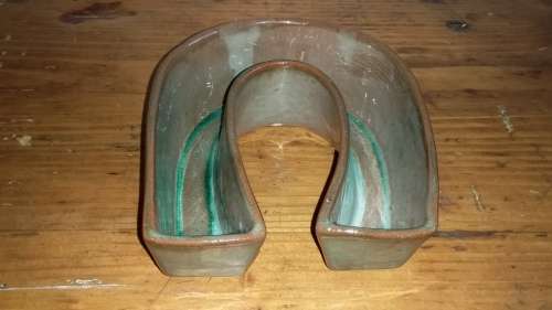 50% OFF LOT 39: VINTAGE GLOBE WARE UNIQUE HORSESHOE SHAPED TROUGH VASE + FREE GIFT
