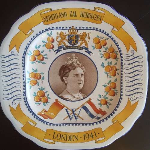 50% OFF LOT 73: COMMEMORATIVE WALL PLATE FUNDRAISER FEATURING QUEEN WILHELMINA OF THE NETHERLANDS