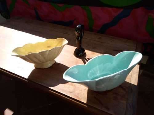 LOT 87: BEAUTIFUL FLORA ANN MID CENTURY VASE