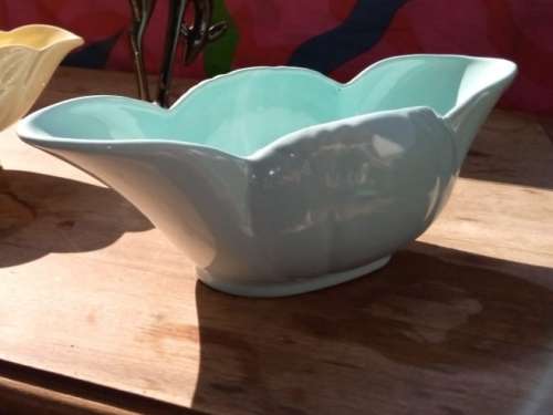 LOT 87: BEAUTIFUL FLORA ANN MID CENTURY VASE