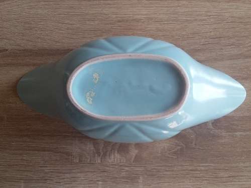 LOT 87: BEAUTIFUL FLORA ANN MID CENTURY VASE