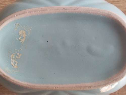 LOT 87: BEAUTIFUL FLORA ANN MID CENTURY VASE