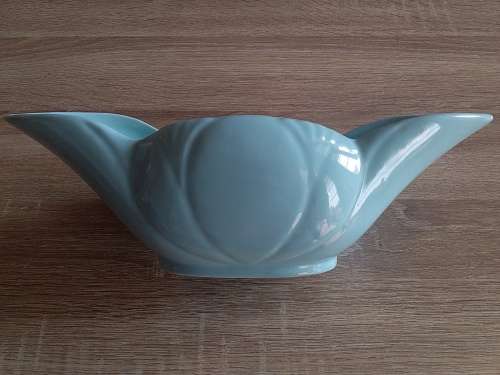 LOT 87: BEAUTIFUL FLORA ANN MID CENTURY VASE