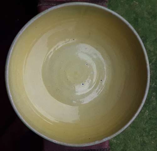 50% OFF LOT 15: VINTAGE CONRAND RAND CERAMICS LARGE CREAM-COLOURED / TURQUOISE BOWL + FREE GIFT