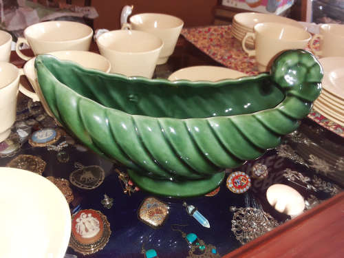 VINTAGE GREEN DROSTDY VASE