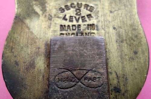 Brass vintage padlock + 2 keys