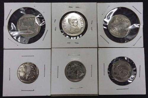 2000 Mandela and 1994 R5 coins, + 2004 freedom R2 coins