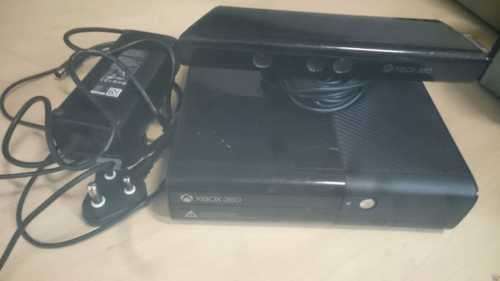 XBOX 360 GAMING CONSOLE AND KENNECTIC SKYPE