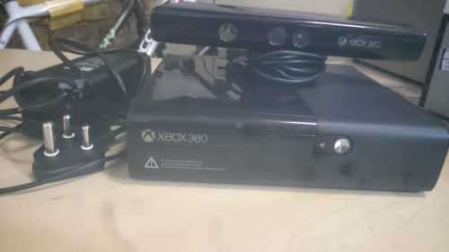 XBOX 360 GAMING CONSOLE AND KENNECTIC SKYPE