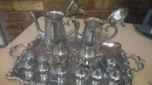 VINTAGE 1940 SILVER PLATED TEA AND COFFEE SET