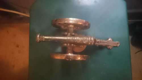 VINTAGE SMALL SOLID BRASS CANON MARKED GR MADE IN ENGLAND