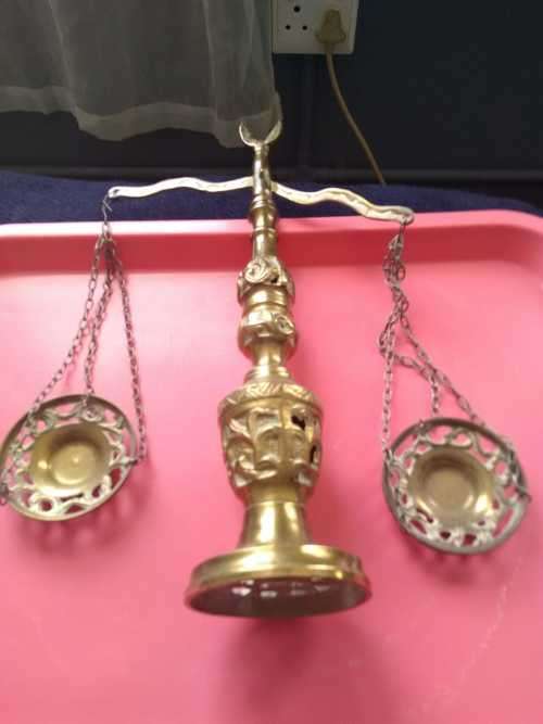 VINTAGE BRASS SCALE