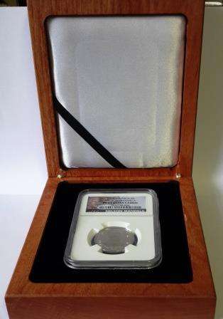 2000 S. Africa 5R Nelson Mandela PL 64 Ultra Cameo in Wooden Display Box