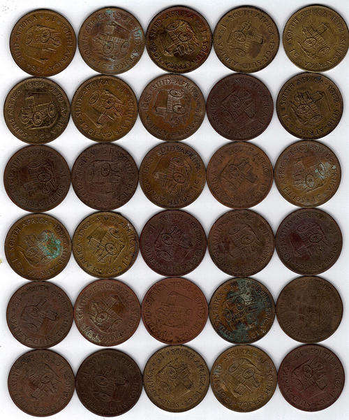 A BUNDLE OF OLD ONE CENT COINS