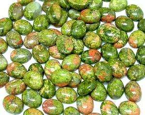UNAKITE - GREEN WITH MOTTLED RED OVAL CABOCHON - 2.31cts