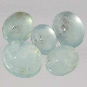 OPAL - LIGHT BLUE GREEN OVAL CABOCHON - 2.22cts