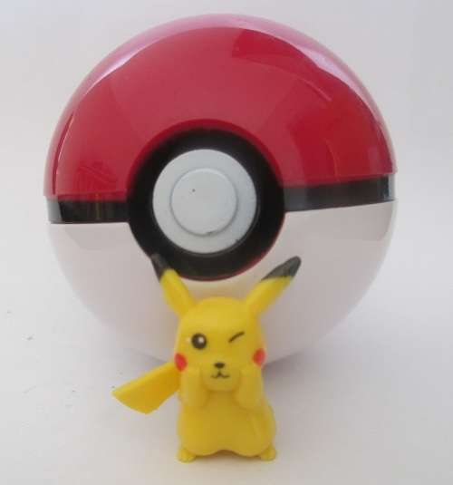Pokemon ABS Pokeball 7cm Plus Pokemon Mini Figurine - Pikachu