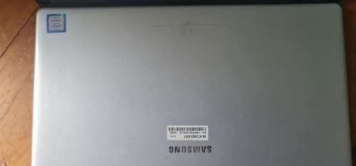 Samsung Galaxy Book 12.5 inch i5 (7th Gen) 4 gig ram Win tablet with S pen and Keyboard cover