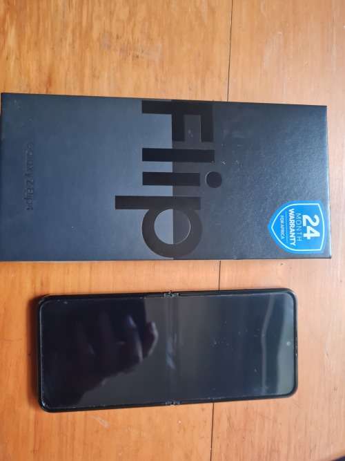 Samsung Galaxy Z Flip4 (CHEAPEST ON bob)